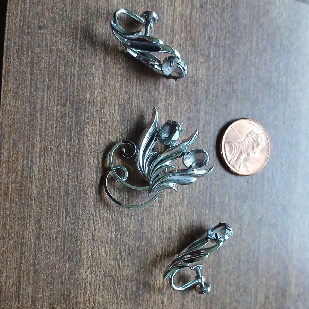 Elegant Silver Brooch and Clip-On Earrings Set